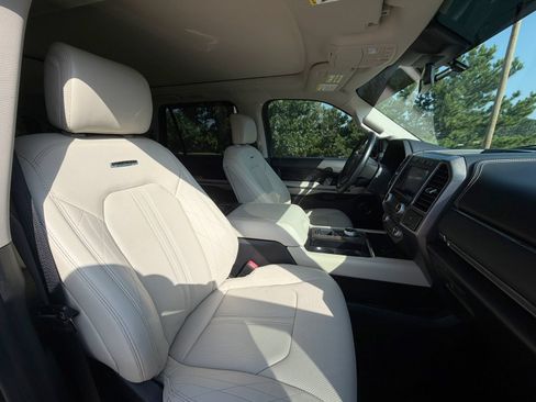 Used 2021 Ford Expedition Platinum RWD image 14