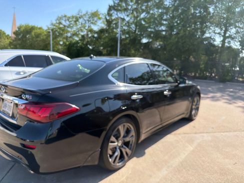 Used 2016 INFINITI Q70 3.7 w/ Sport Package RWD image 11