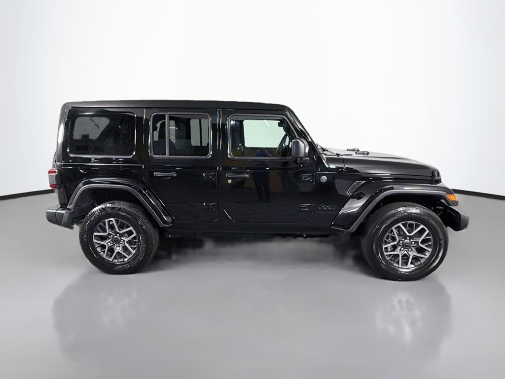 Used 2026 Jeep Wrangler Unlimited Sahara AWD/4WD image 8