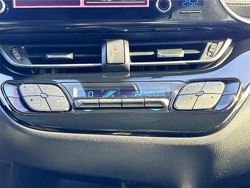 Used 2019 Toyota C-HR LE image 16