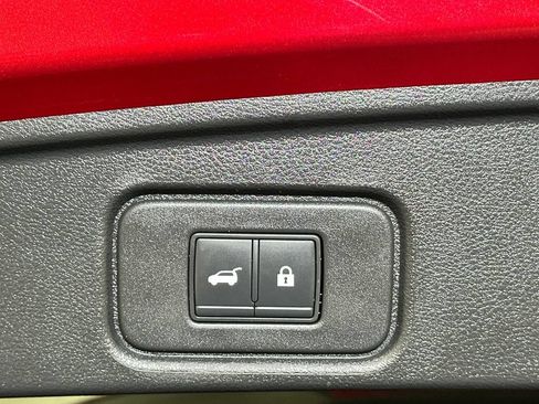 Used 2022 Nissan Pathfinder SL AWD/4WD image 20