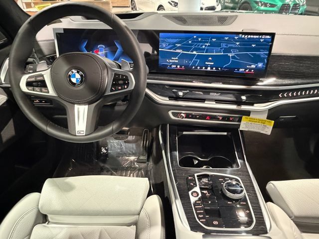 New 2026 BMW X7 xDrive40i w/ M Sport Package AWD/4WD image 13