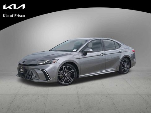 Used 2025 Toyota Camry XSE FWD image 1