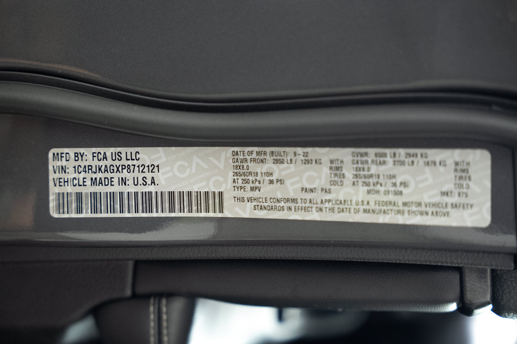 Used 2023 Jeep Grand Cherokee L Laredo w/ Luxury Tech Group I AWD/4WD image 38