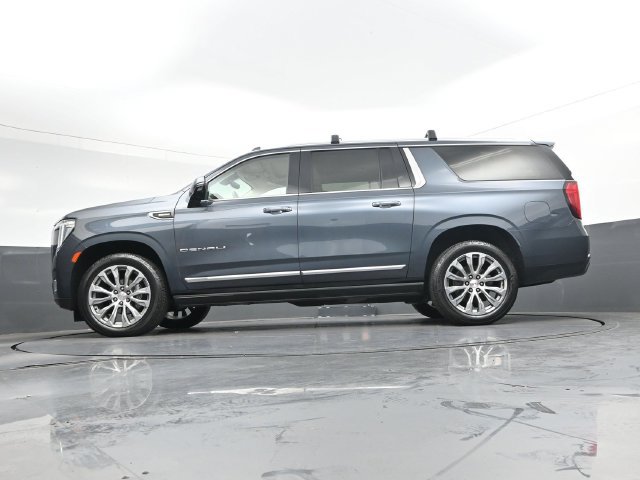 Used 2021 GMC Yukon XL Denali w/ Denali Premium Package AWD/4WD image 36