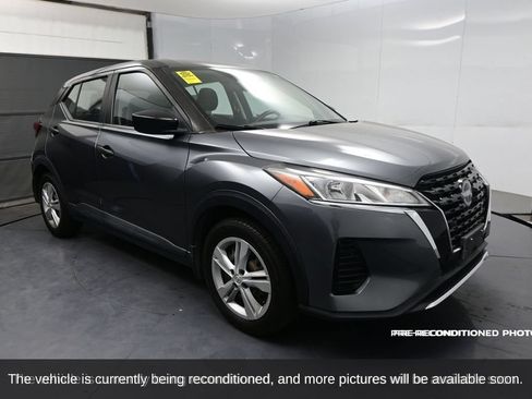Used 2022 Nissan Kicks S FWD image 3