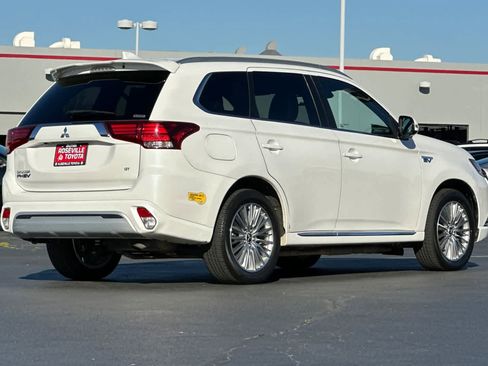 Used 2022 Mitsubishi Outlander GT image 2