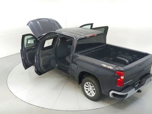 Used 2022 Chevrolet Silverado 1500 LT image 46