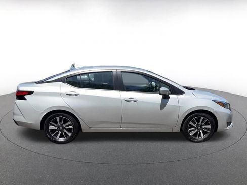 Used 2025 Nissan Versa SV FWD image 16