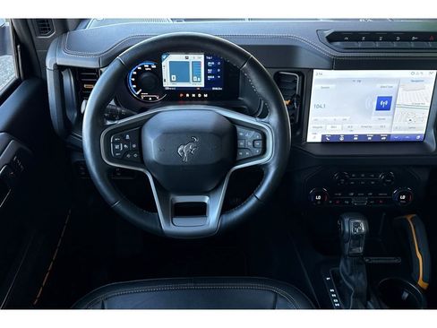 Used 2024 Ford Bronco Badlands image 16