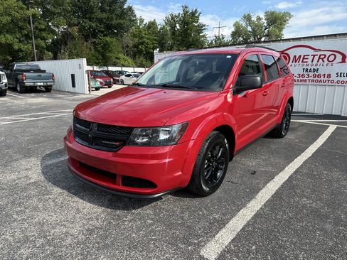 Used 2020 Dodge Journey SE w/ SE Popular Equipment Group image 1