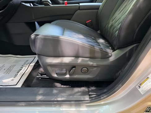 Used 2025 Nissan Rogue Platinum FWD image 19