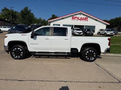 Used 2020 Chevrolet Silverado 2500 LT w/ All Star Edition image 2