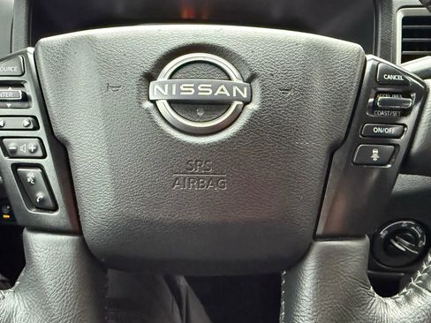 Used 2023 Nissan Frontier SV w/ SV Convenience Package image 19