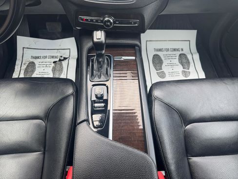 Used 2016 Volvo XC90 T6 Momentum w/ Momentum Plus Package image 16