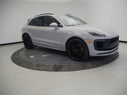 New 2026 Porsche Macan GTS AWD/4WD image 9