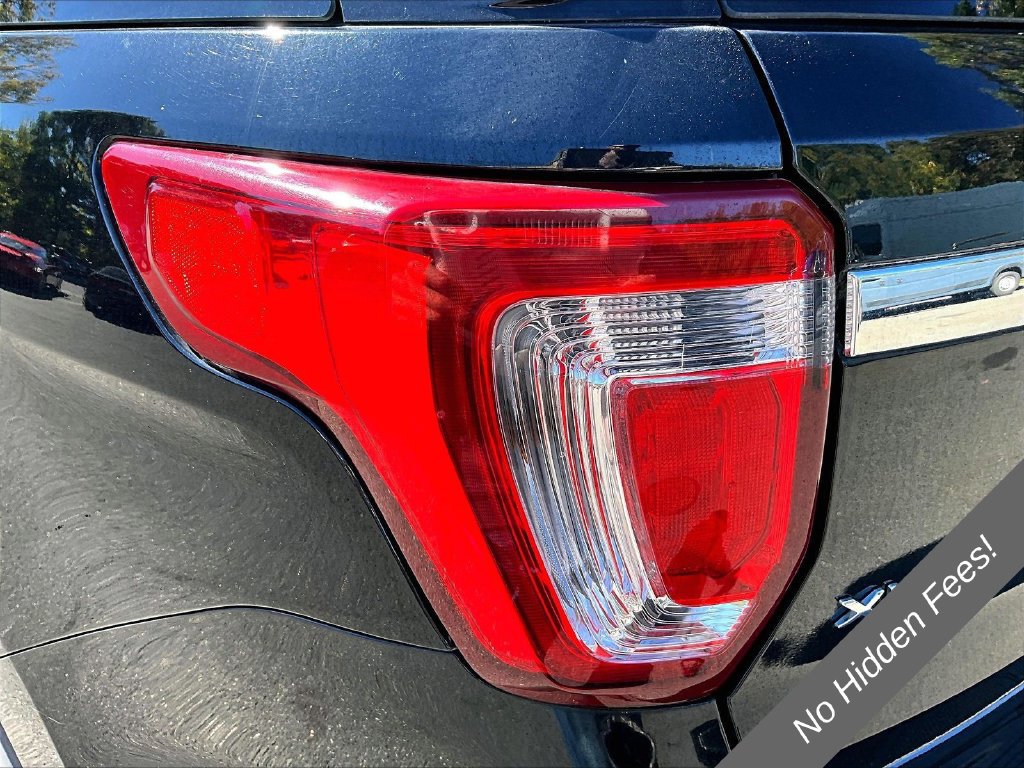 Used 2018 Ford Explorer XLT w/ Equipment Group 202A AWD/4WD image 29