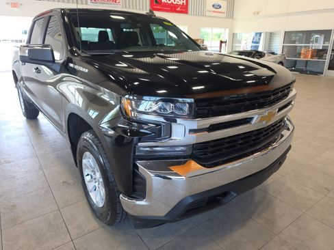 Used 2021 Chevrolet Silverado 1500 LT w/ LPO, Liner Protection Package AWD/4WD image 3