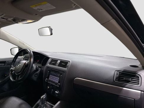 Used 2015 Volkswagen Jetta SE image 29