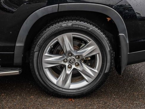 Used 2019 Toyota Highlander Limited image 13