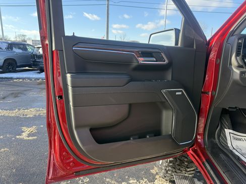 Used 2024 Chevrolet Silverado 1500 LT Trail Boss w/ LT Trail Boss Premium Package image 11