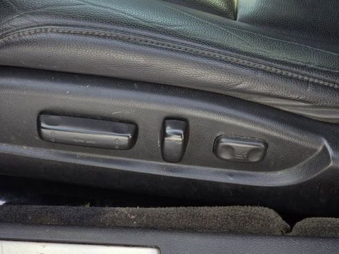 Used 2017 Acura TLX FWD image 11