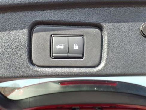 New 2025 Nissan Pathfinder SV image 36