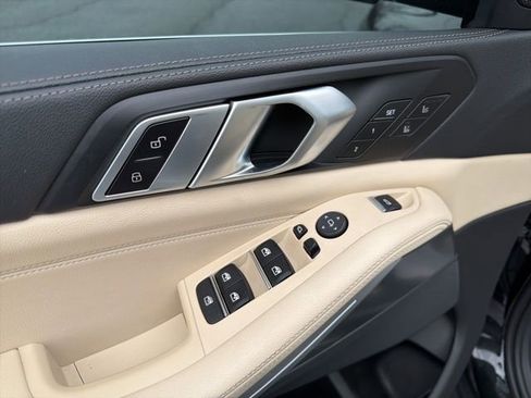 Used 2022 BMW X5 xDrive40i w/ Luxury Seating Package image 12