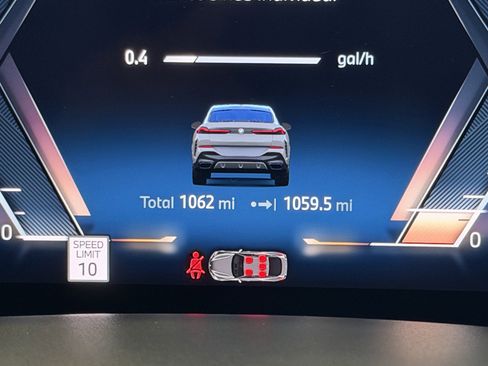 Used 2026 BMW X6 xDrive40i w/ Executive Package image 22