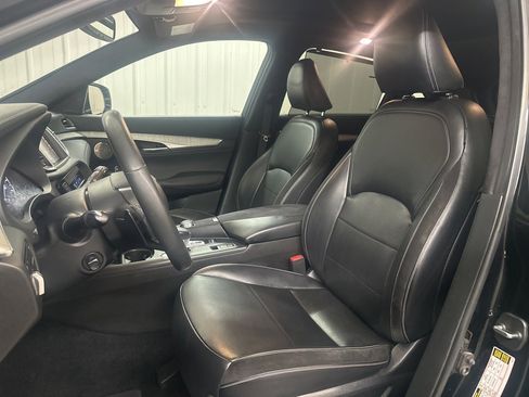 Used 2019 INFINITI QX50 Essential w/ Sensory Package image 10