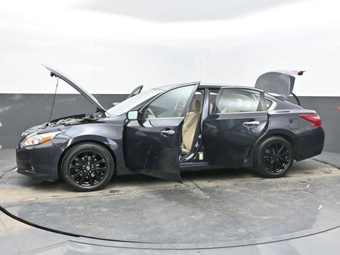 Used 2018 Nissan Altima 2.5 SV image 40