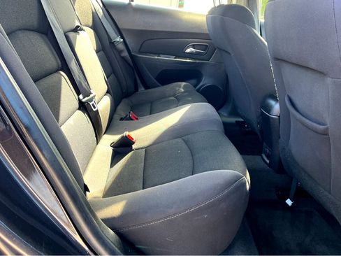 Used 2015 Chevrolet Cruze LT image 16