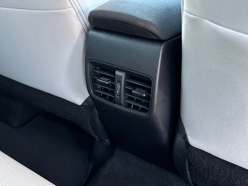 Certified 2024 Toyota Corolla Cross L image 19