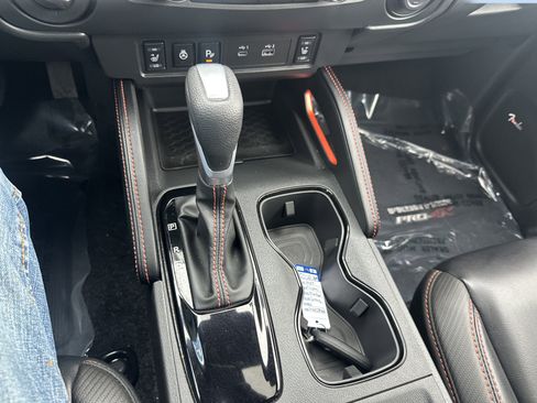 Used 2025 Nissan Frontier PRO-4X w/ Pro Premium Package image 21