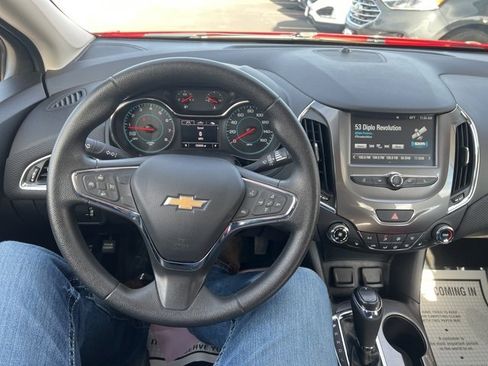 Used 2017 Chevrolet Cruze LT w/ Convenience Package image 17