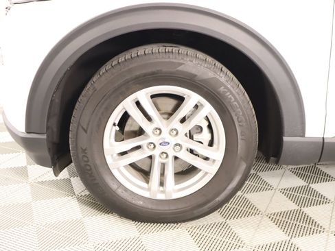 Used 2023 Ford Explorer XLT w/ Equipment Group 202A image 18