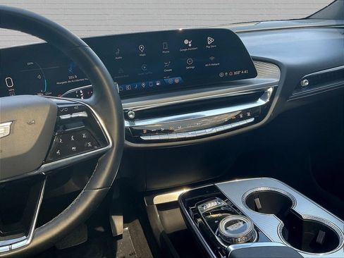 Used 2024 Cadillac Lyriq Tech RWD image 11