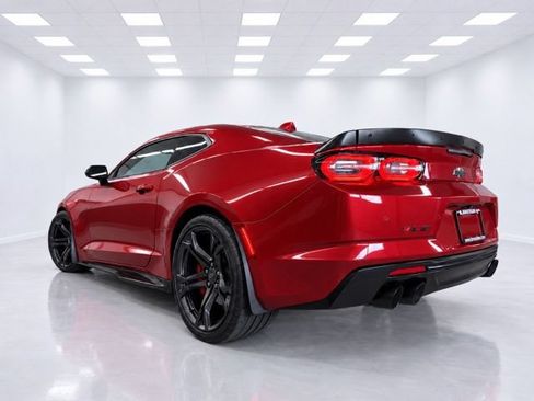 Used 2021 Chevrolet Camaro SS RWD image 8