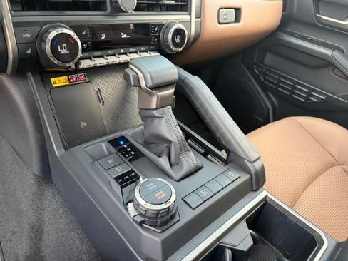 Used 2026 Toyota 4Runner Limited AWD/4WD image 28