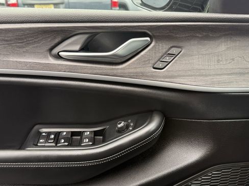 Used 2024 Jeep Grand Cherokee Limited w/ Trailer Tow Package image 14