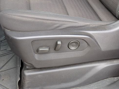 Used 2024 Chevrolet Silverado 1500 Custom image 16