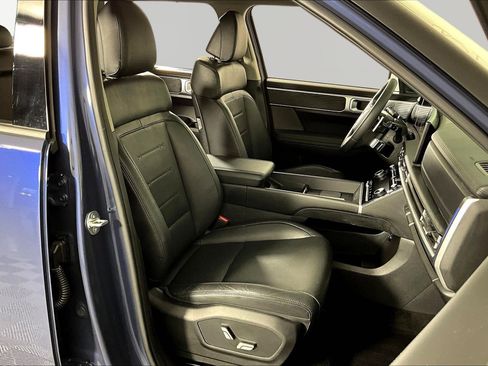 Used 2025 Hyundai Santa Fe Limited image 29