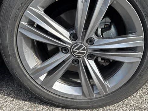 Used 2024 Volkswagen Jetta SE FWD image 12