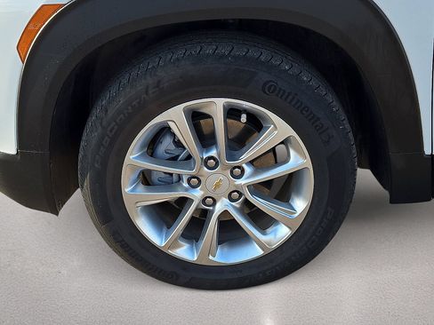 Used 2025 Chevrolet TrailBlazer LS w/ LS Convenience Package FWD image 10