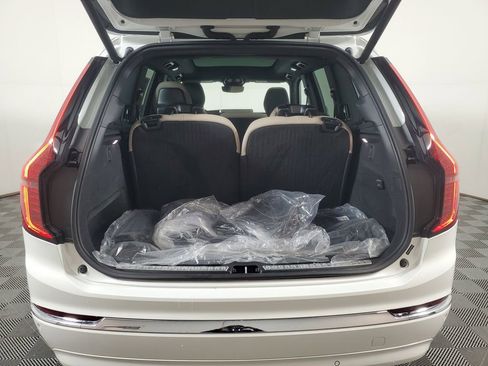 Certified 2025 Volvo XC90 B5 Core w/ Climate Package image 11