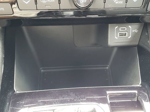Used 2026 Jeep Compass Limited AWD/4WD image 22