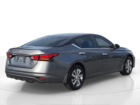 Used 2024 Nissan Altima 2.5 S image 5