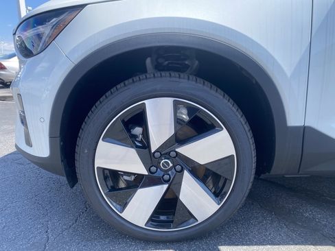 New 2023 Volvo C40 P8 Recharge Plus w/ Climate Package image 9