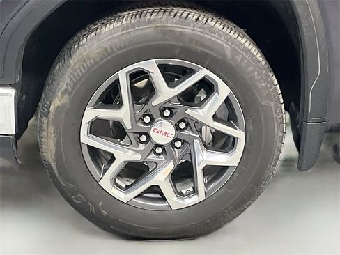 Used 2024 GMC Sierra 1500 SLT w/ SLT Premium Plus Package image 32