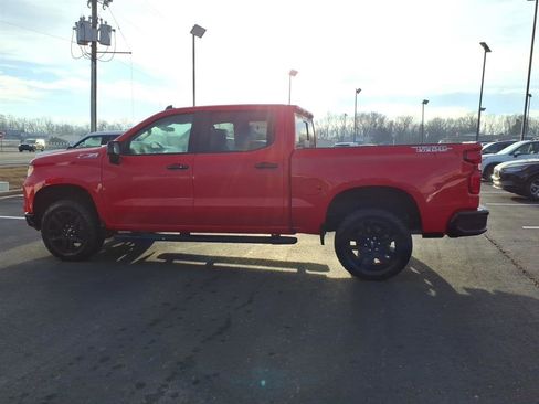 Used 2024 Chevrolet Silverado 1500 LT Trail Boss w/ Convenience Package II image 3